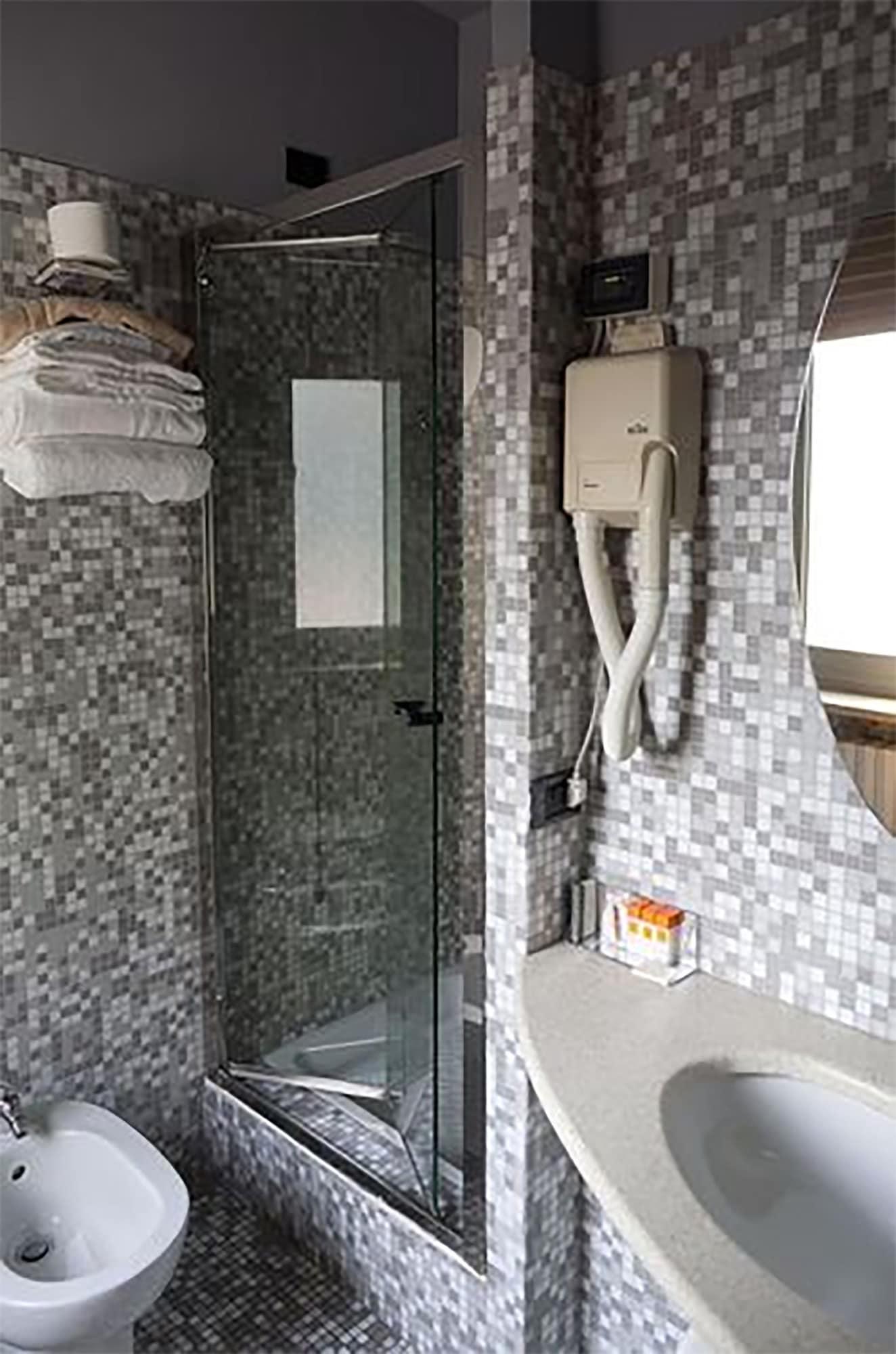 Hotel Aleramo Asti Bagian luar foto