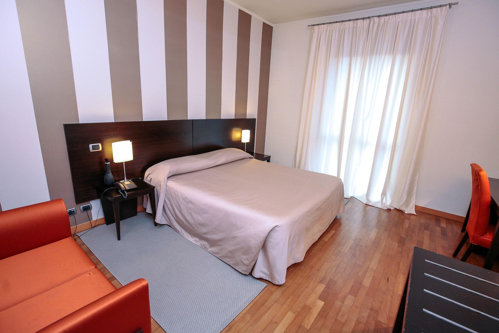 Hotel Aleramo Asti Bagian luar foto