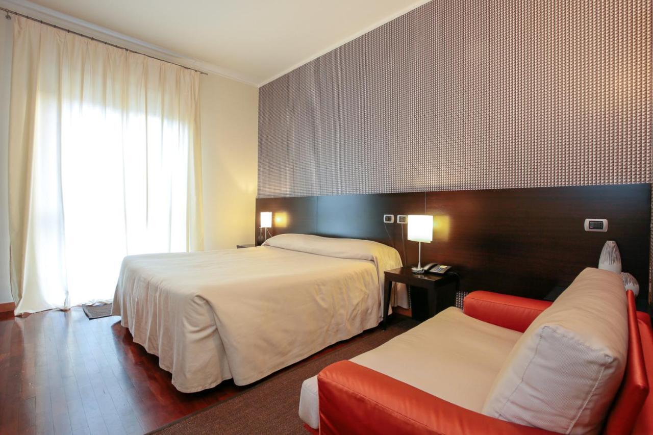Hotel Aleramo Asti Bagian luar foto